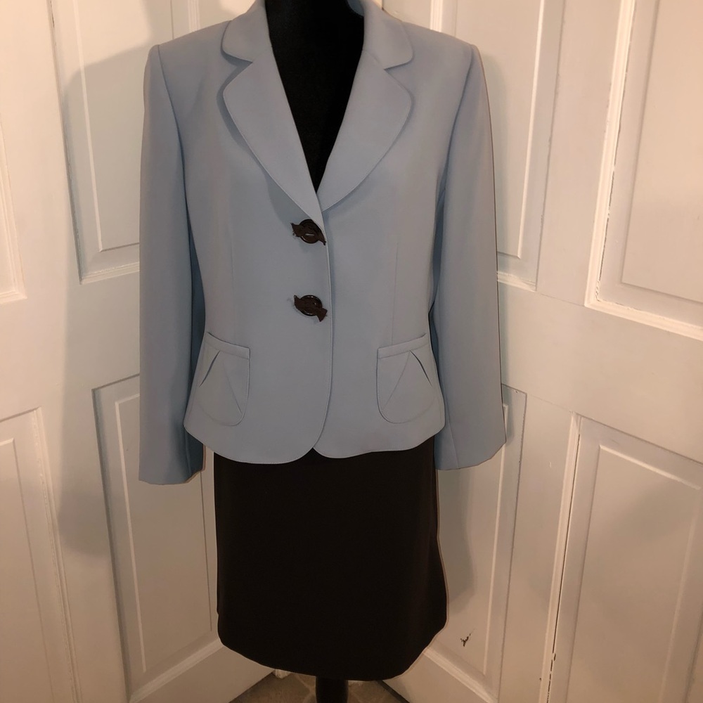 TAHARI Arthur S. Levine Petite Two Piece Suit - Picture 7 of 11